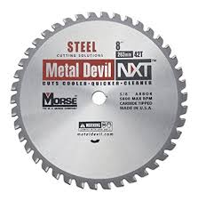 Cirkelsågblad med text som anger att det är en "Metal Devil -Stål-" från morse, designad för att skära stål.